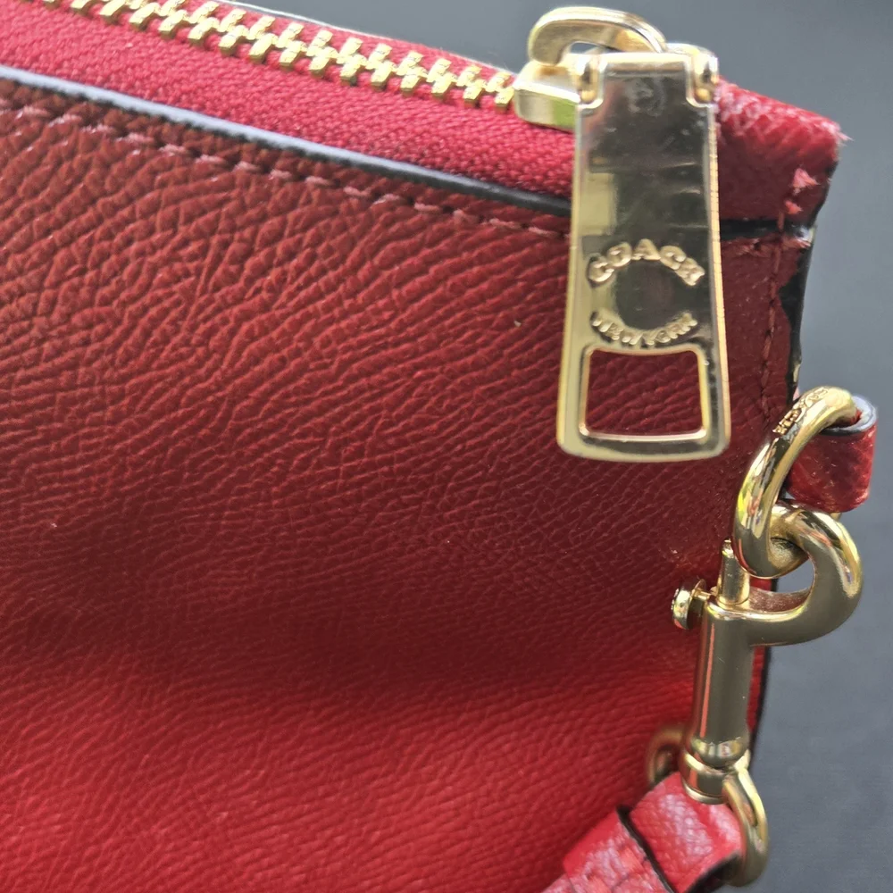 Coach Red Leather Women's Bag - Picture 3 of 6